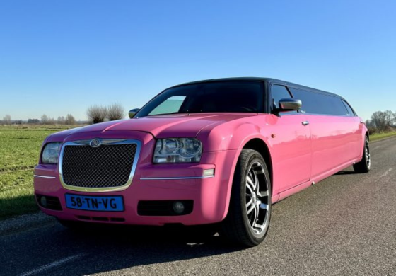 chrysler 300c limousine roze