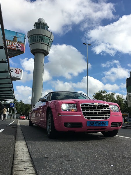 Chrysler limousine 300c roze | Schiphol | Vallei Limousines